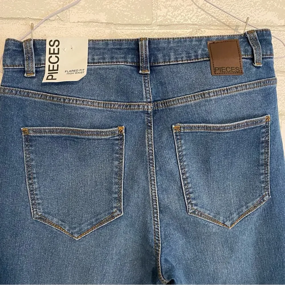 NWT $70 Pieces UK Denim Flare Fit High Waist Jeans MED NEW